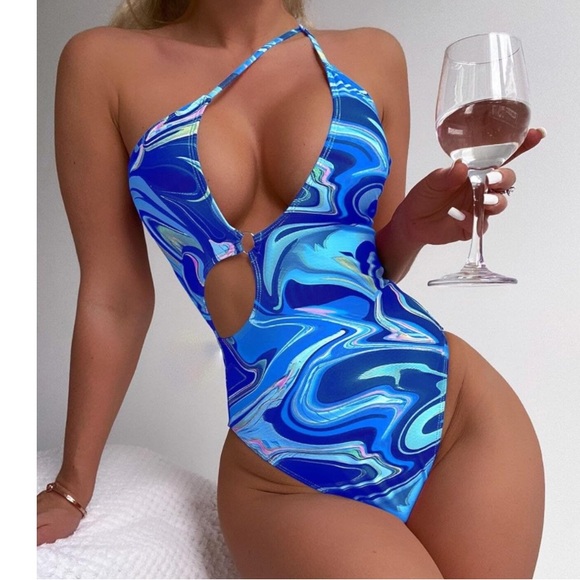 One Piece Swimsuit  Size Medium NWOT - Picture 2 of 7